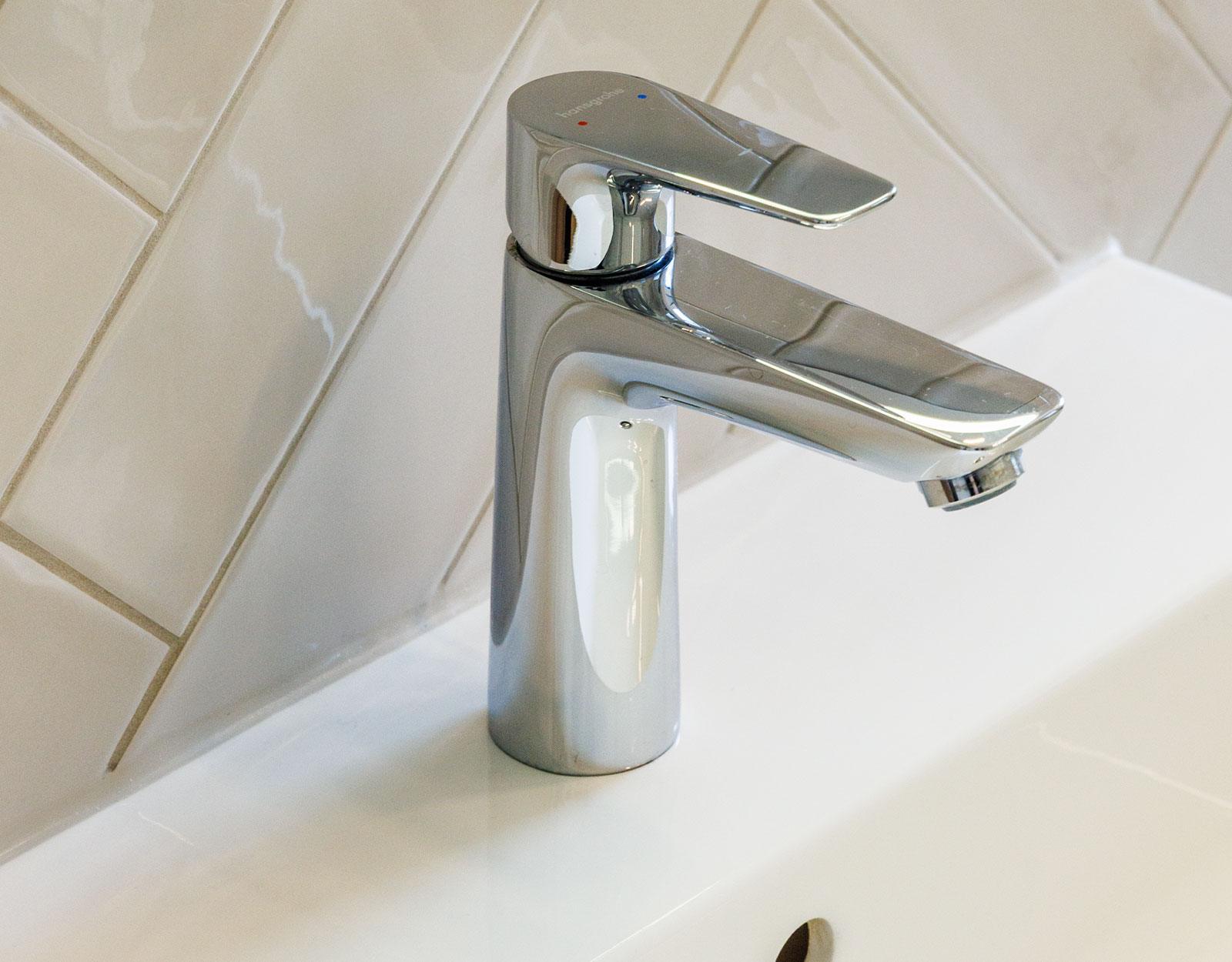 Moderne Waschtischarmatur für das Badezimmer